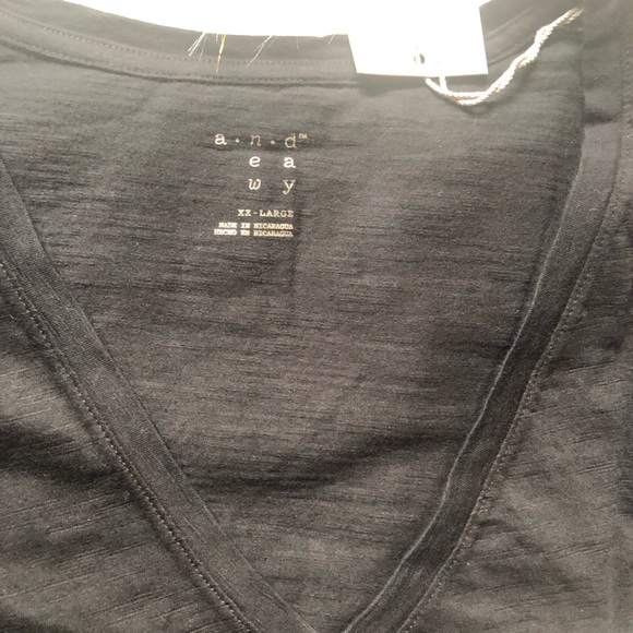 Set of White & Black V neck T-shirt s. XXL NWT - Picture 4 of 7